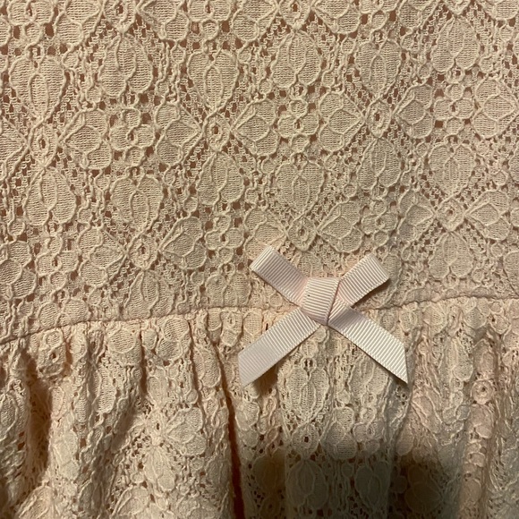 Girls size 6 H&M light pink dress. - Picture 2 of 3